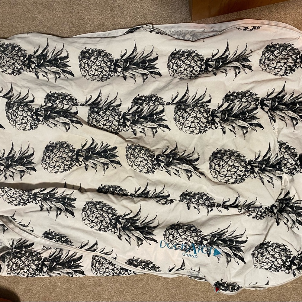 Pineapple Print Dock a tot grand cover